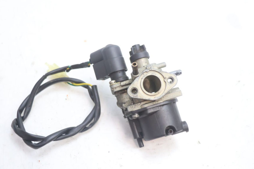photo de CARBURETOR PEUGEOT TKR TREKKER FURIOUS 50 (2005 - 2014) - Alternative perspective