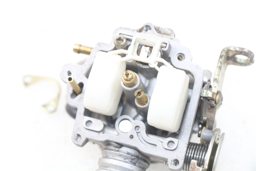 photo de CARBURETOR BAOTIAN TRAVEL SPIRIT 50 (2010 - 2012) - Fixing points details