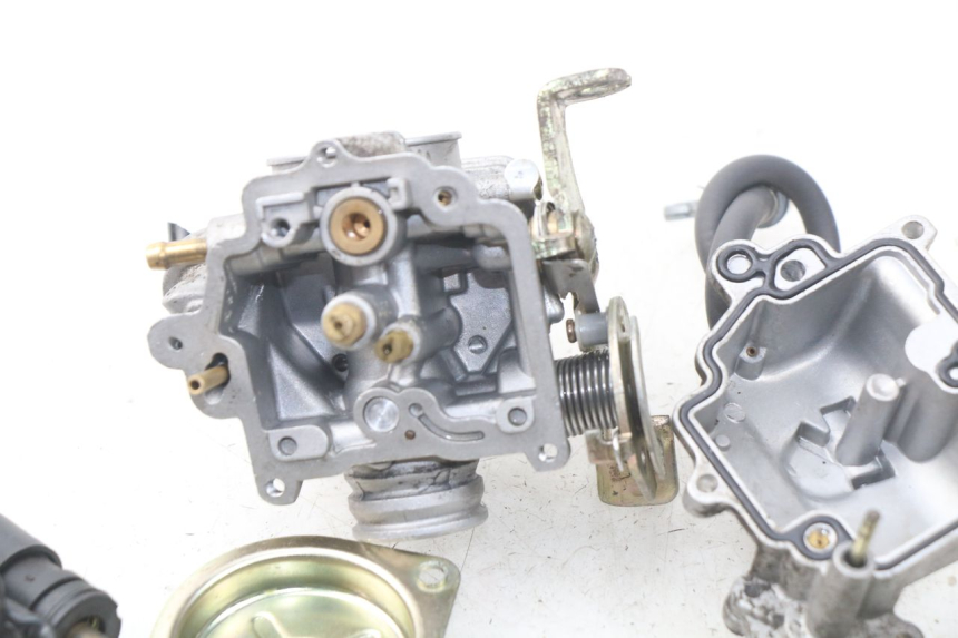 photo de CARBURETOR BAOTIAN TRAVEL SPIRIT 50 (2010 - 2012) - Surface and material condition