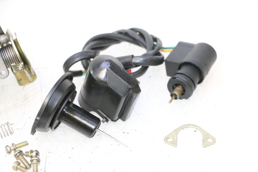 photo de CARBURETOR BAOTIAN TRAVEL SPIRIT 50 (2010 - 2012) - Detailed visual inspection