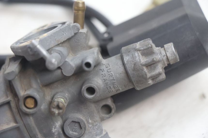 photo de CARBURETOR PEUGEOT TREKKER 50 (1995 - 2004) - Zoom on usage condition