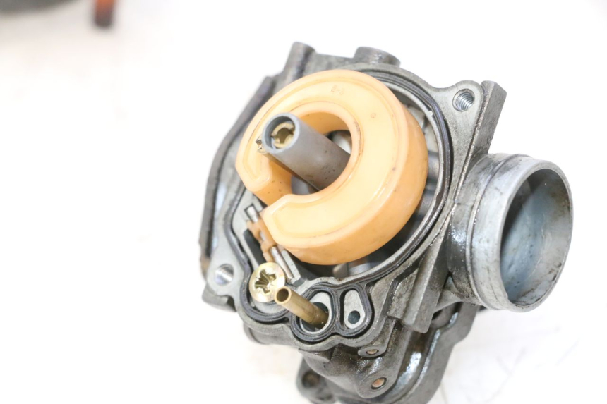 photo de CARBURETOR PEUGEOT TREKKER 50 (1995 - 2004) - High-resolution close-up