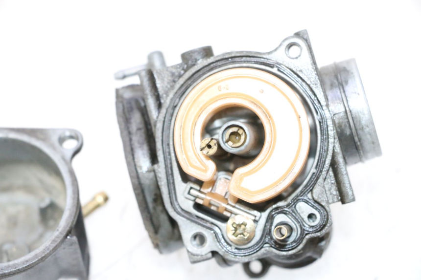 photo de CARBURETOR PEUGEOT TREKKER 50 (1995 - 2004) - Alternative angle