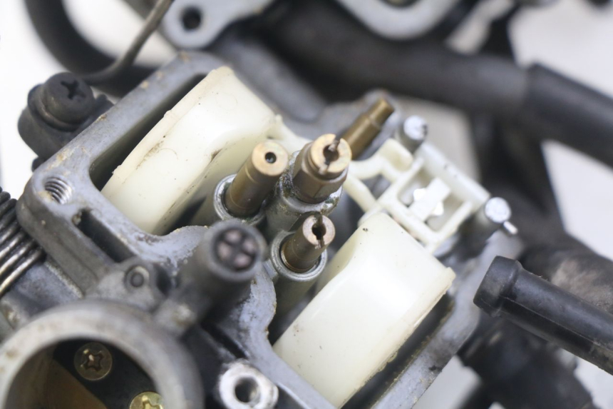 photo de CARBURETOR HONDA VT C SHADOW 125 (1999 - 2007) - Alternative angle