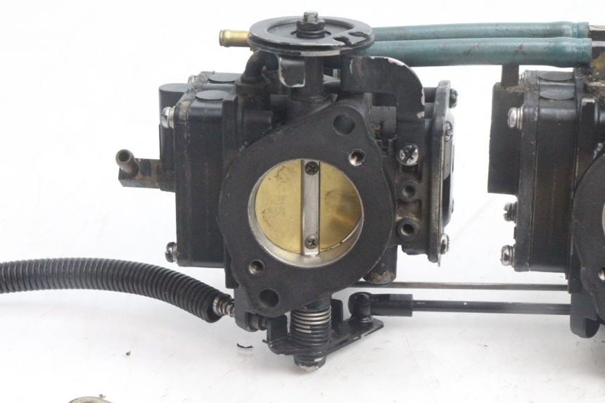 photo de CARBURETOR YAMAHA WAVE RUNNER GP R 1200 (2000 - 2003) - Detailed visual inspection