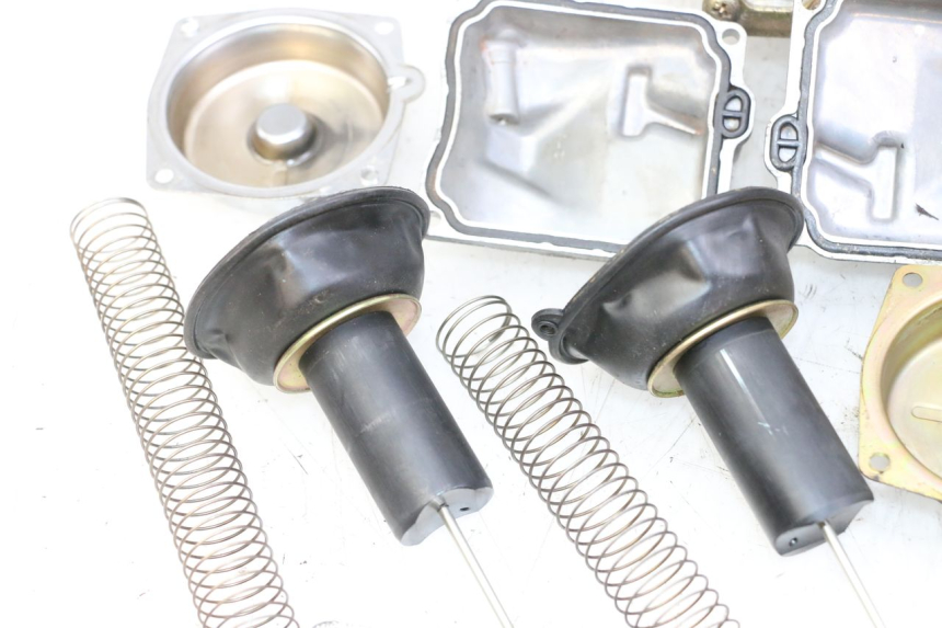 photo de CARBURETOR YAMAHA XJN DIVERSION 600 (2000 - 2003) - Alternative angle