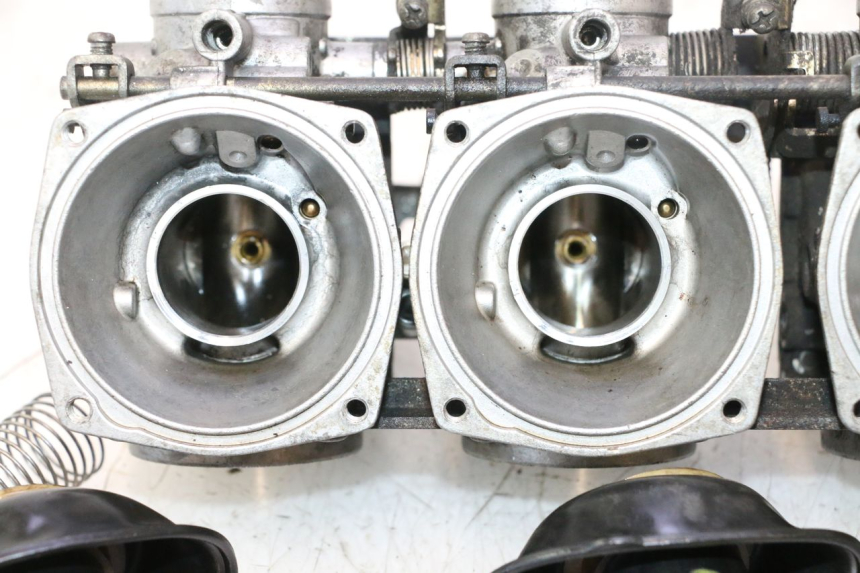 photo de CARBURETOR YAMAHA XJR 1300 (1998 - 2002) - Distinctive features
