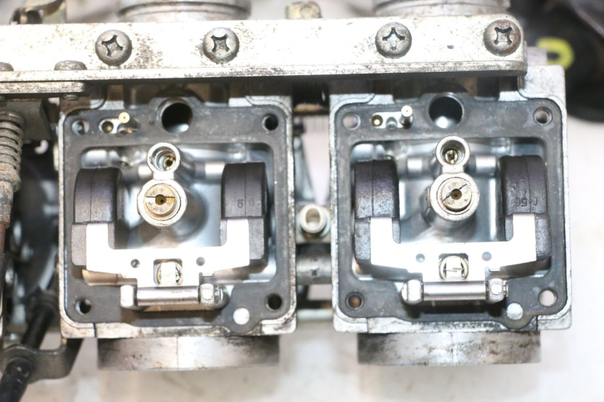 photo de CARBURETOR YAMAHA XJR 1300 (1998 - 2002) - Surface and material condition