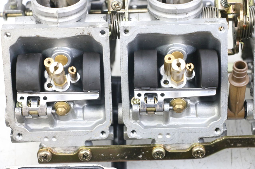 photo de CARBURETOR YAMAHA XJS DIVERSION 600 (1997 - 1999) - Component zoom