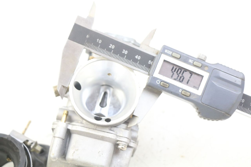 photo de CARBURETOR PEUGEOT XP6 50 (1997 - 2003) - Zoom on usage condition