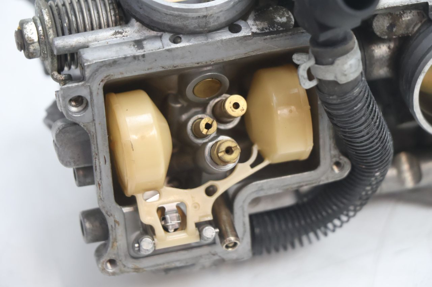 photo de CARBURETOR HONDA XRV AFRICA TWIN 750 (1990 - 1992) - Distinctive features