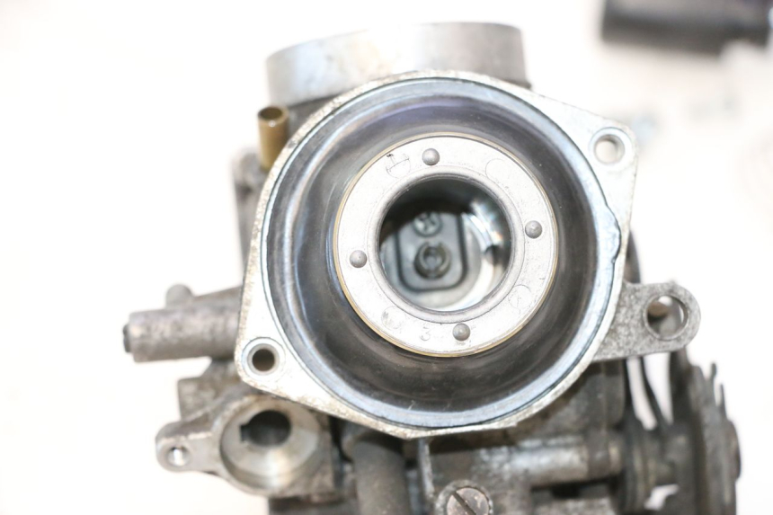 photo de CARBURETOR YAMAHA YP MAJESTY 125 (2002 - 2006) - High-resolution close-up