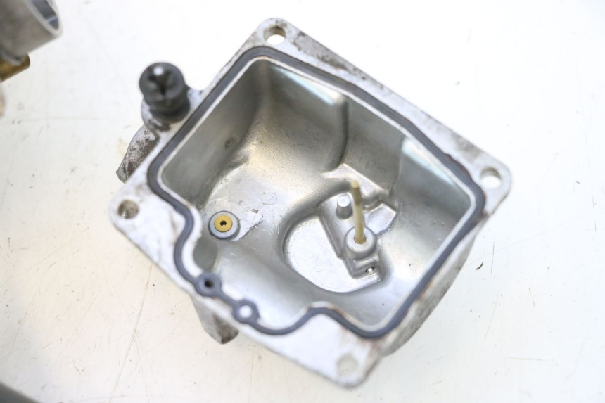 photo de CARBURETOR YAMAHA YP MAJESTY 125 (2002 - 2006) - Fixing points details