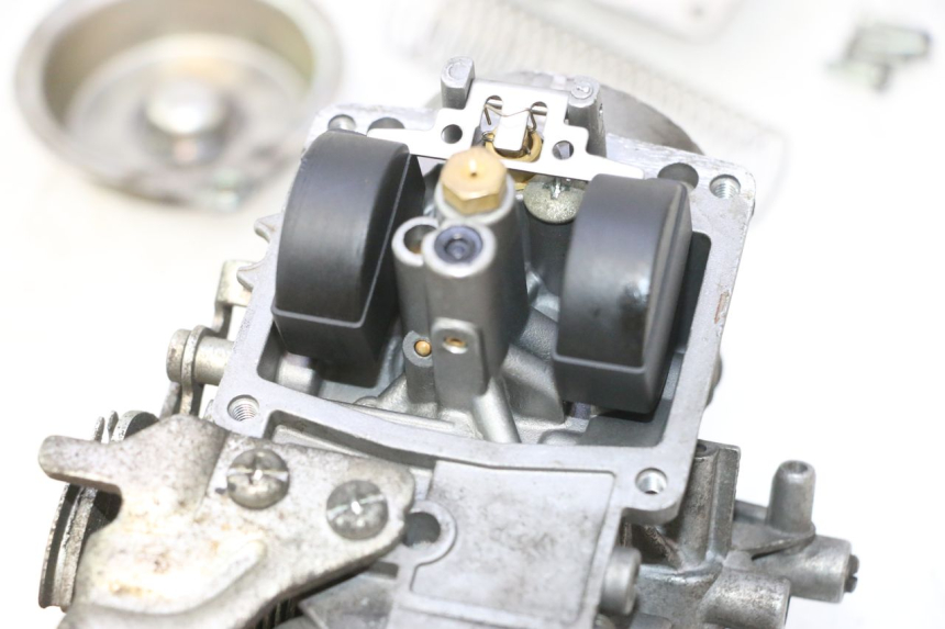 photo de CARBURETOR YAMAHA YP MAJESTY 125 (2007 - 2010) - Detailed visual inspection