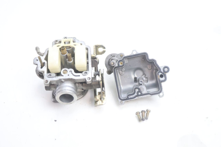 photo de CARBURETOR PIAGGIO ZIP 4T 50 (2006 - 2017) - Surface and material condition