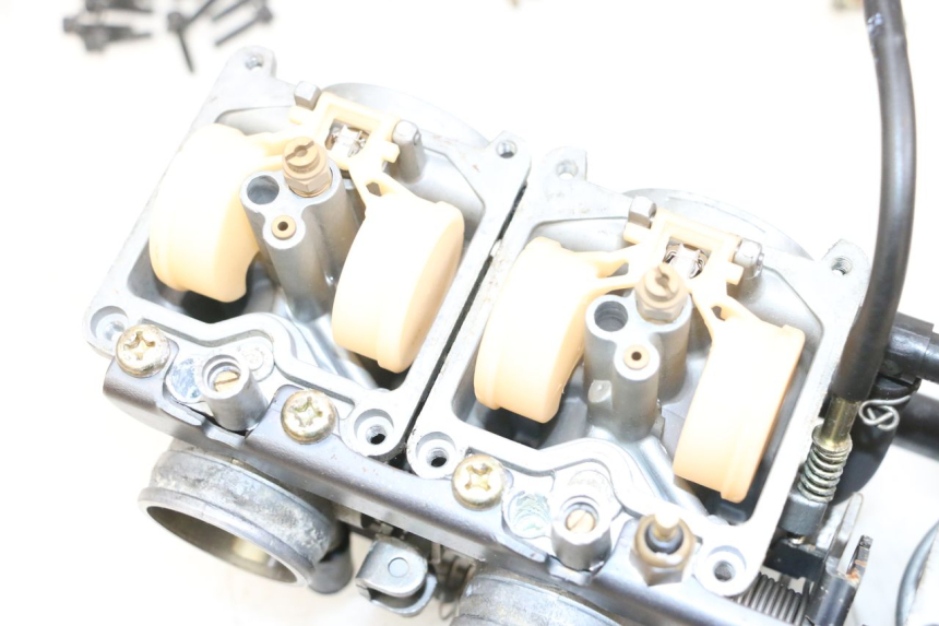 photo de CARBURETOR KAWASAKI ZR 7 750 (1999 - 2004) - Zoom on usage condition