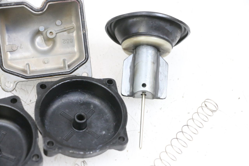 photo de CARBURETOR KAWASAKI ZR 7 750 (1999 - 2004) - Fixing points details