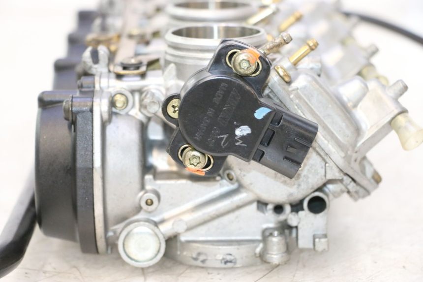 photo de CARBURETOR KAWASAKI ZX-6R ZX6R 600 (2000 - 2002) - Distinctive features