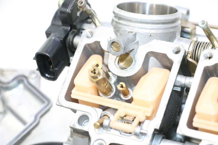 photo de CARBURETOR KAWASAKI ZX-6R ZX6R 600 (2000 - 2002) - Markings and original references