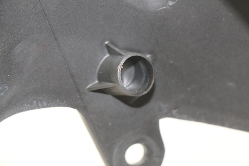 photo de REAR PANEL MV AGUSTA BRUTALE R WALLY 910 (2008 - 2008) - Zoom on usage condition