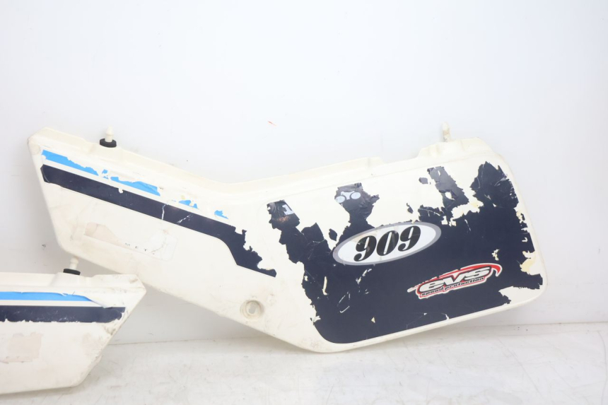 photo de REAR PANEL SUZUKI DR S 600 (1985 - 1989) - Alternative perspective