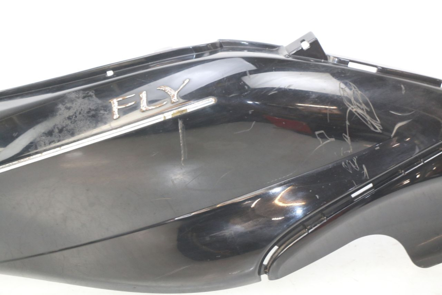 photo de REAR FAIRING PIAGGIO FLY 2T 50 (2004 - 2017) - Alternative angle
