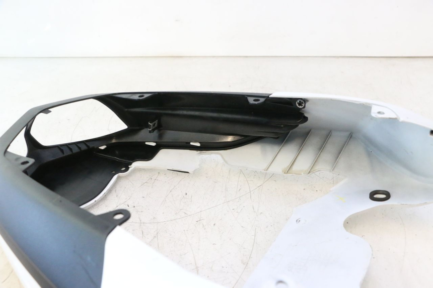 photo de REAR PANEL YAMAHA FZ8 800 (2010 - 2016) - Component zoom
