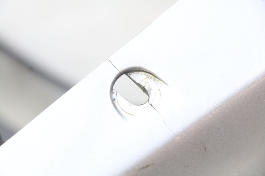 photo de REAR FAIRING YAMAHA FZS FAZER 600 (1998 - 2001) - Technical close-up