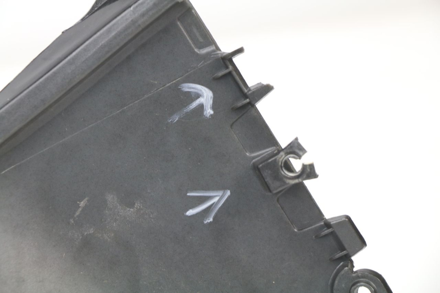 photo de REAR PANEL SYM JET 4 50 (2010 - 2014) - Detailed visual inspection