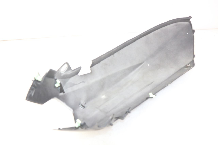 photo de REAR FAIRING PEUGEOT KISBEE 2T 50 (2018 - 2022) - Distinctive features