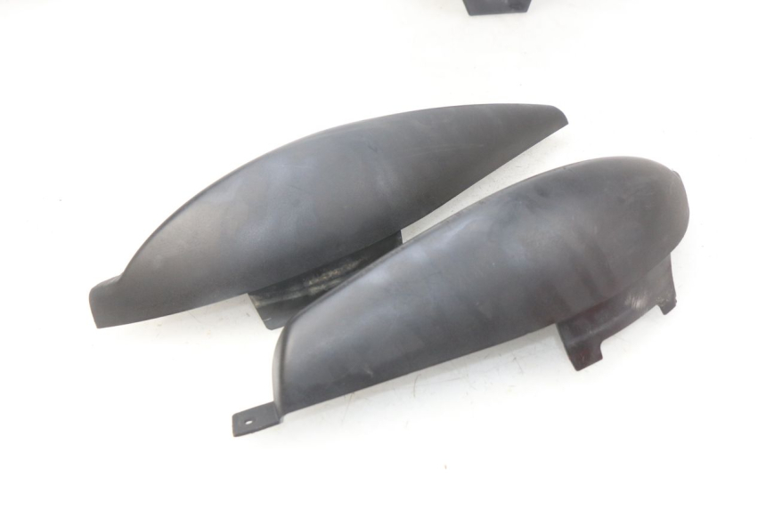 photo de REAR FAIRING PEUGEOT LUDIX 50 (2008 - 2017) - Fixing points details