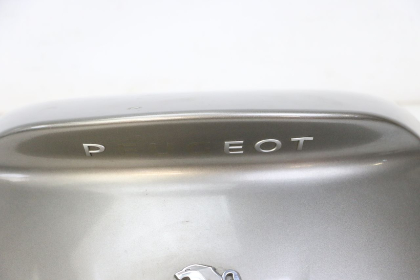 photo de REAR PANEL PEUGEOT SATELIS 125 (2013 - 2018) - Fixing points details