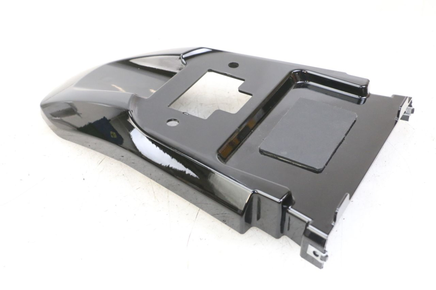 photo de REAR PANEL ROYAL ENFIELD SCRAM 411 (2022 - 2024) - Technical close-up