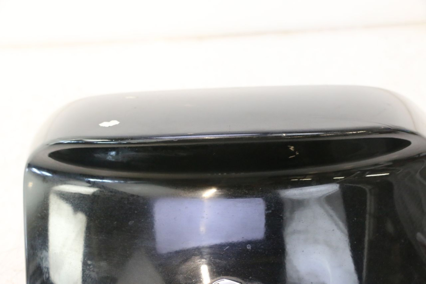 photo de REAR PANEL PEUGEOT SATELIS 125 (2013 - 2018) - Fixing points details