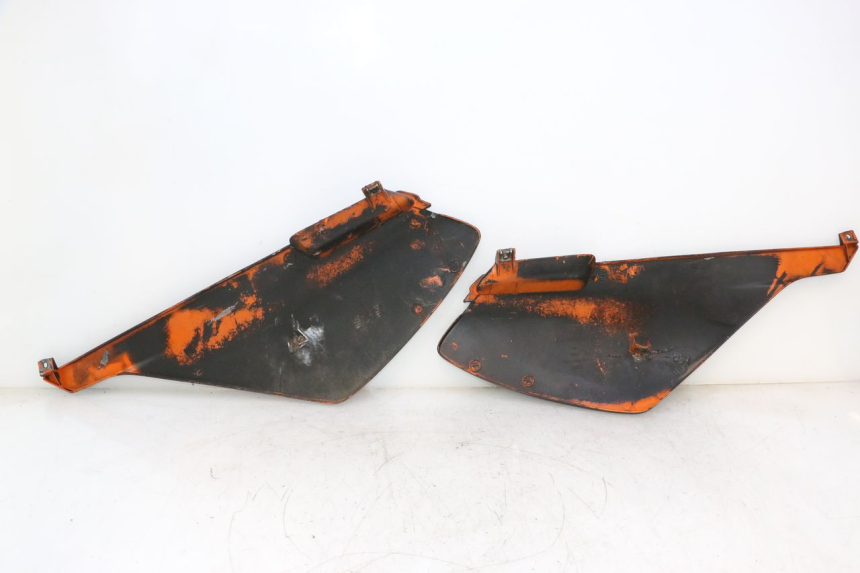 photo de REAR PANEL DERBI SENDA 50 (2003 - 2005) - Distinctive features