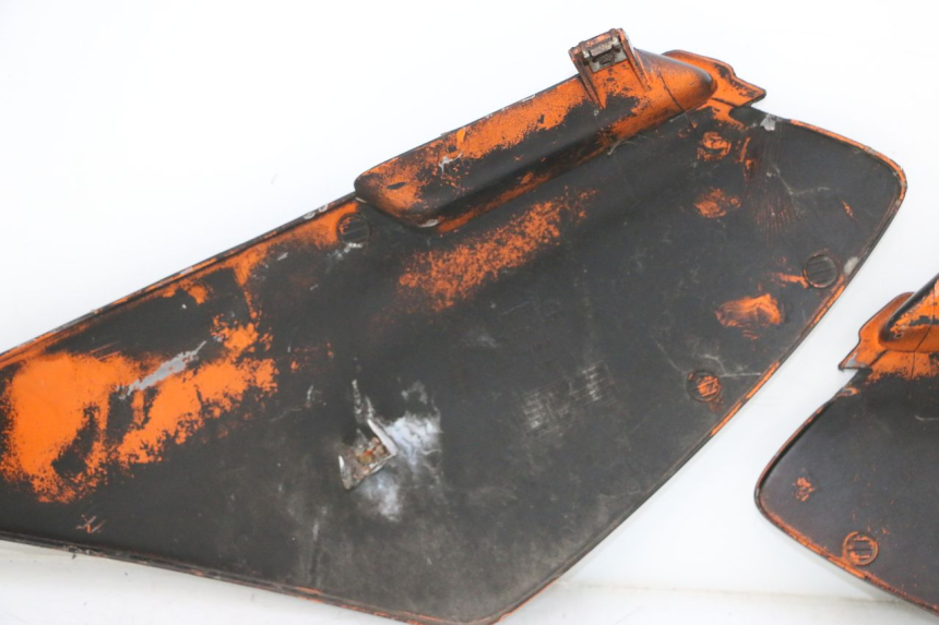 photo de REAR PANEL DERBI SENDA 50 (2003 - 2005) - Surface and material condition