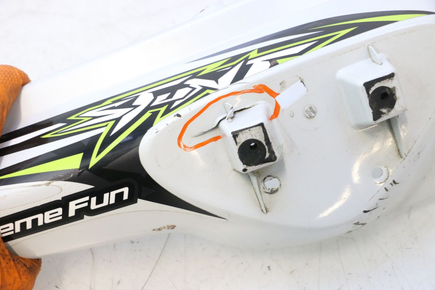 photo de REAR PANEL MBK STUNT NAKED 50 (2004 - 2018) - Fixing points details