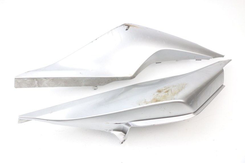 photo de REAR PANEL HONDA VFR F 1200 (2010 - 2015) - Surface and material condition