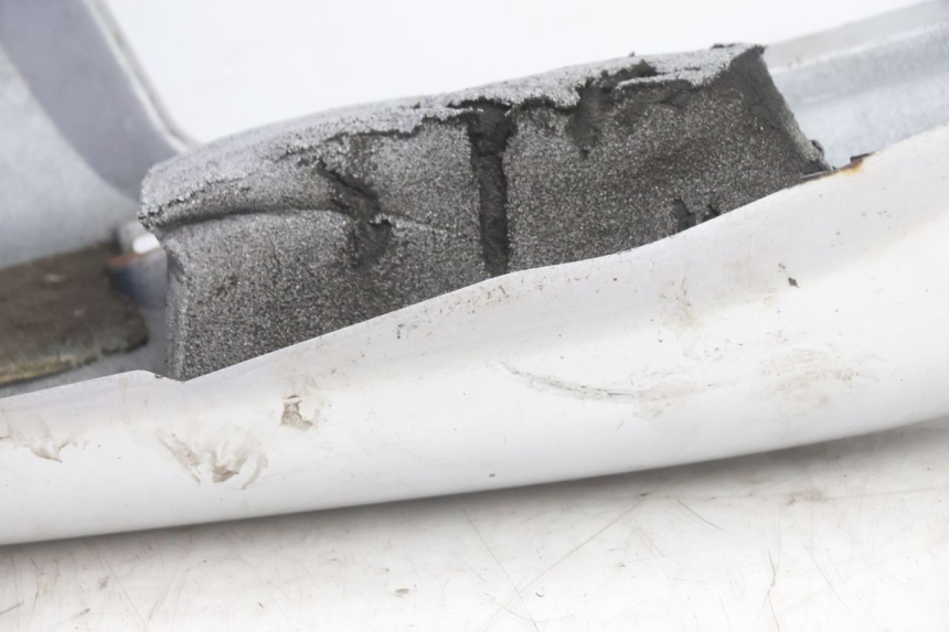 photo de REAR PANEL YAMAHA XJR 1300 (1998 - 2002) - Detailed visual inspection