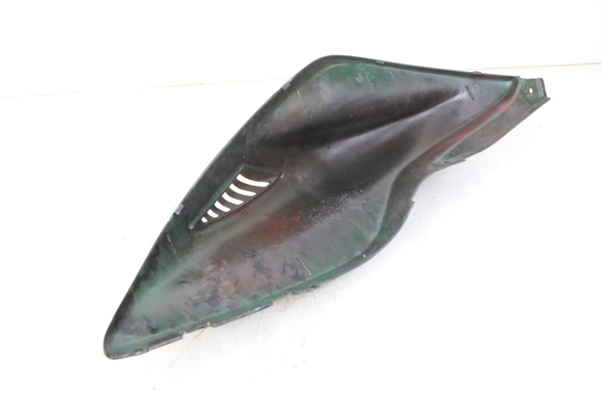 photo de REAR PANEL YAMAHA AEROX 50 (1997 - 2006) - Distinctive features