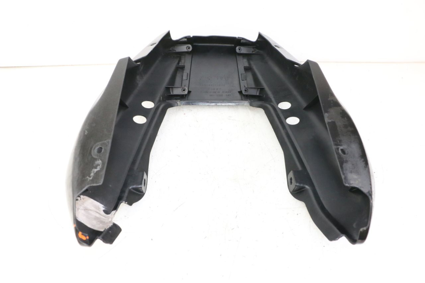 photo de REAR PANEL YAMAHA FZS FAZER 600 (2001 - 2003) - Alternative perspective