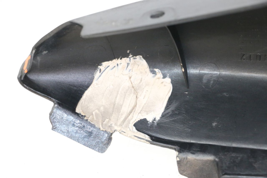 photo de REAR PANEL YAMAHA FZS FAZER 600 (2001 - 2003) - Technical close-up