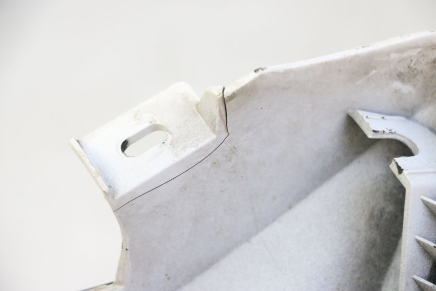 photo de RIGHT FUEL TANK PANEL BMW G310 R 310 (2016 - 2020) - Surface and material condition