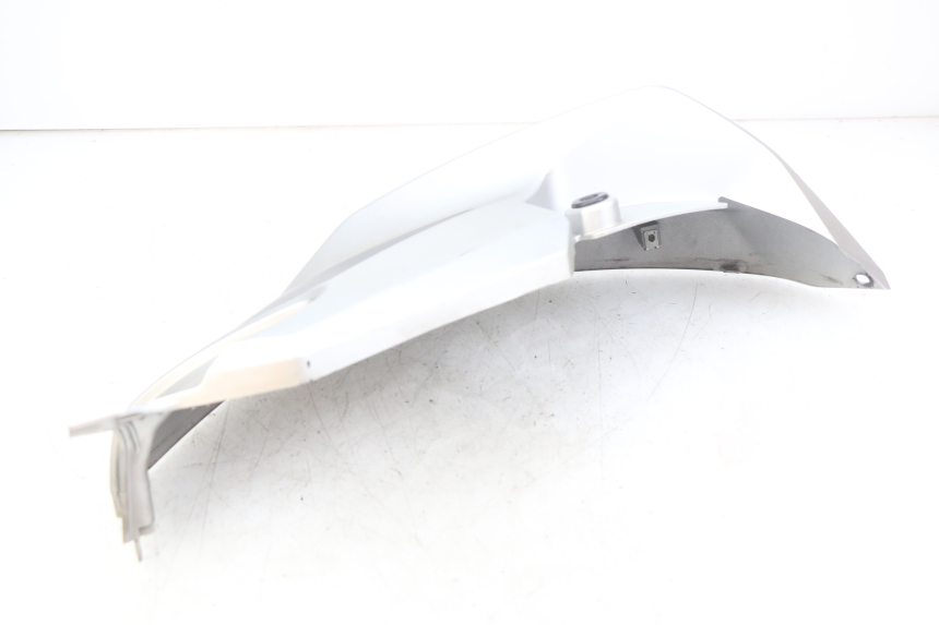 photo de RIGHT TANK FAIRING YAMAHA MT ABS 125 (2014 - 2018) - Technical close-up