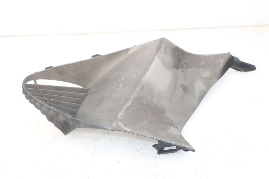 photo de RIGHT FUEL TANK PANEL HONDA NTV DEAUVILLE ABS 700 (2007 - 2016) - Fixing points details