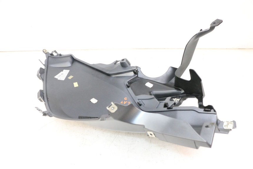 photo de RIGHT FUEL TANK PANEL BMW R GS 1250 (2021 - 2024) - Fixing points details