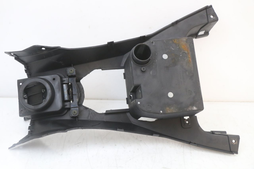 photo de FUEL TANK PANEL LONGJIA EASY MAX 125 (2020 - 2024) - Fixing points details