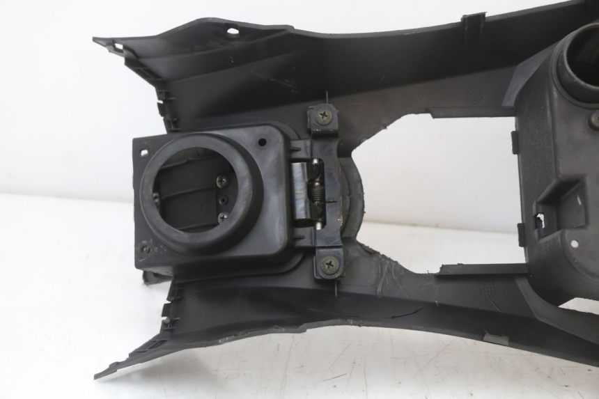 photo de FUEL TANK PANEL LONGJIA EASY MAX 125 (2020 - 2024) - Surface and material condition