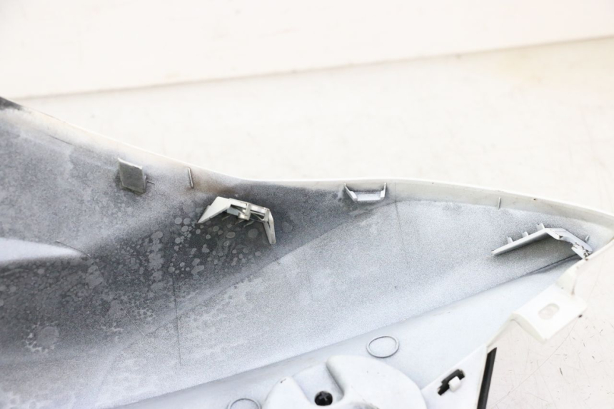 photo de LEFT FUEL TANK PANEL BMW G310 R 310 (2016 - 2020) - Alternative perspective