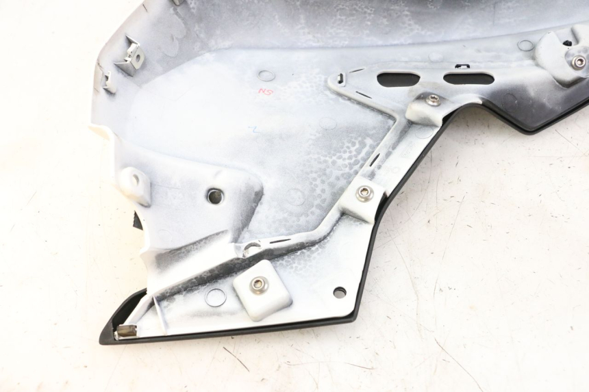 photo de LEFT FUEL TANK PANEL BMW G310 R 310 (2016 - 2020) - Product overview